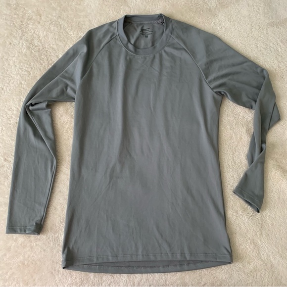 Patagonia Performance Base Layer Capilene Crew Top sz XS - Picture 2 of 8